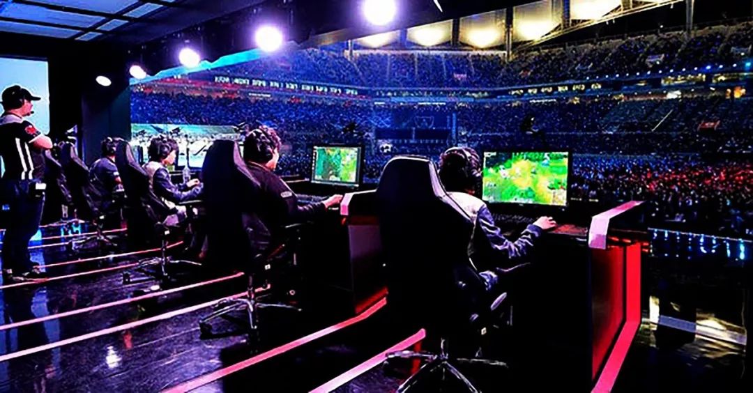 居西部上游 居西部上游