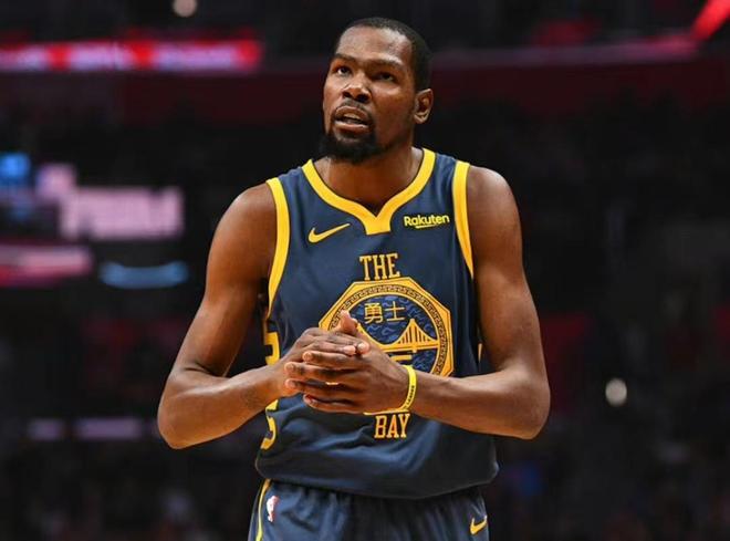 青岛男篮的 青岛男篮的