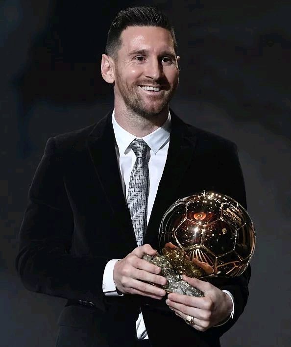 来了，曼联跟队记者：谢什科已抵达曼彻斯特