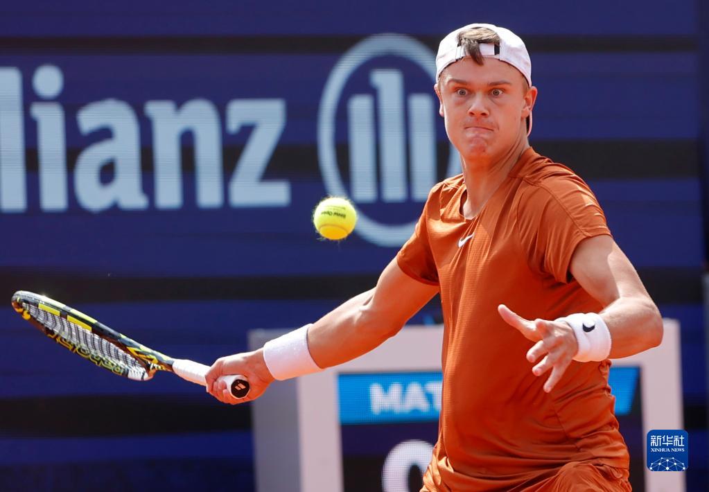 还显示出他 还显示出他